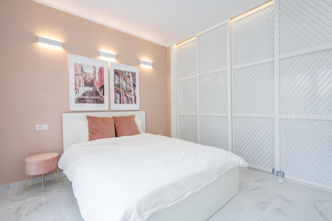 Fantastic City Center Apartment Bucureşti Ngoại thất bức ảnh